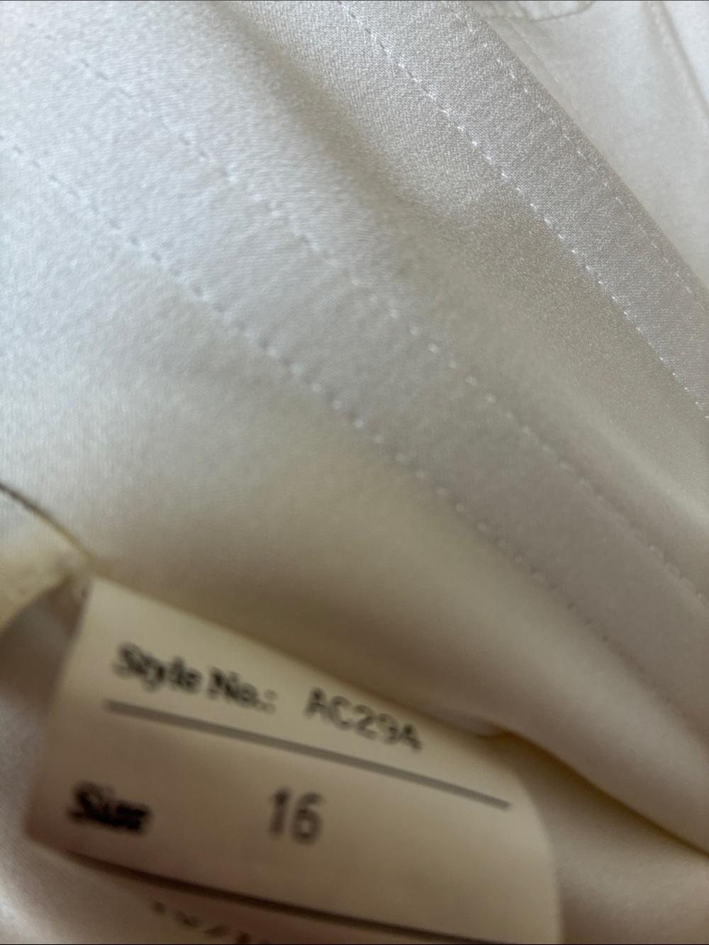 Strapless Ivory Wedding Dress NWT Embroidered Lace and Beaded Waist Sz 16 - Picture 11 of 12
